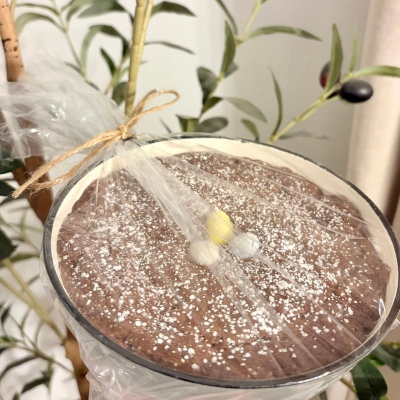 Large brownie cookie cake with chocolate chips
